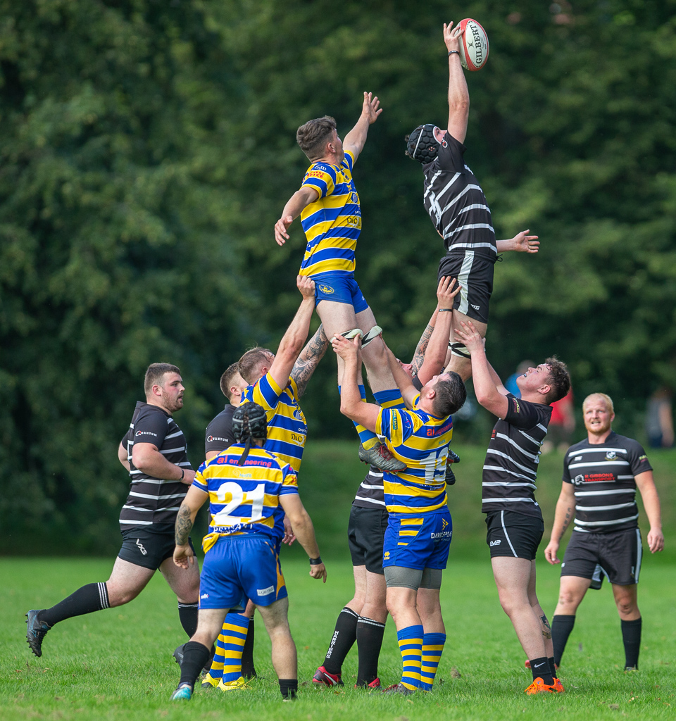 Sparryphoto's tweet image. All images now up from Saturday's @MonmouthRFC vs @PillHarriersRFC clash, which saw Pill take a hard fought 23-37 away win.

All up at sianparry.com/Sport/Rugby/Me…

@WRU_Community @welshclubrugby
