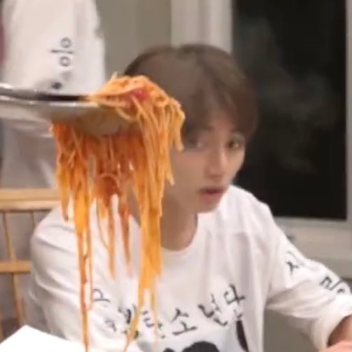 lin⁷ is seeing bts tweet media