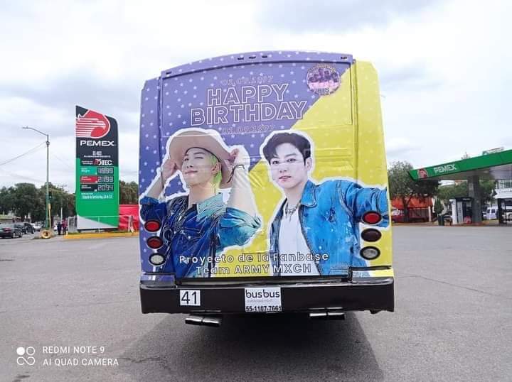 Tete_Bh30's tweet image. ⛓️⟭⟬ㅡ Como celebración para el cumpleaños de #JUNGKOOK y #RM, en la ciudad de México se colocaron autobuses forrados con sus rostros y con mensajes de felicitaciones.

#방탄소년단 #BTSARMY #btsdiamond