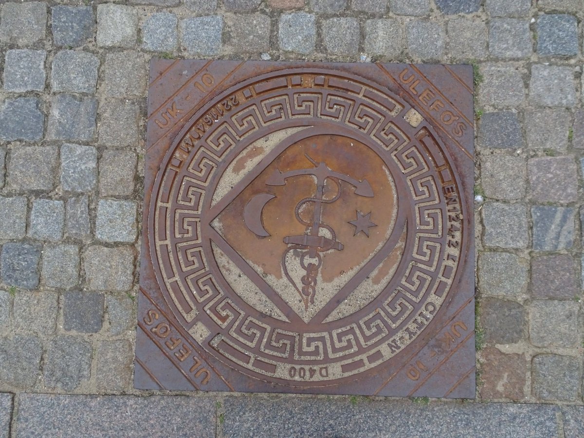 Sparrersway's tweet photo. Last #ManholeCoverMonday for today from #Struer @willpunctuate  @emb_cit @chiarmstrong @giegerj @bvandusen @teidagua @Minokemeg @monica_reida @KevinIrvineChi @twwalte2 https://t.co/hXCjVjfmru