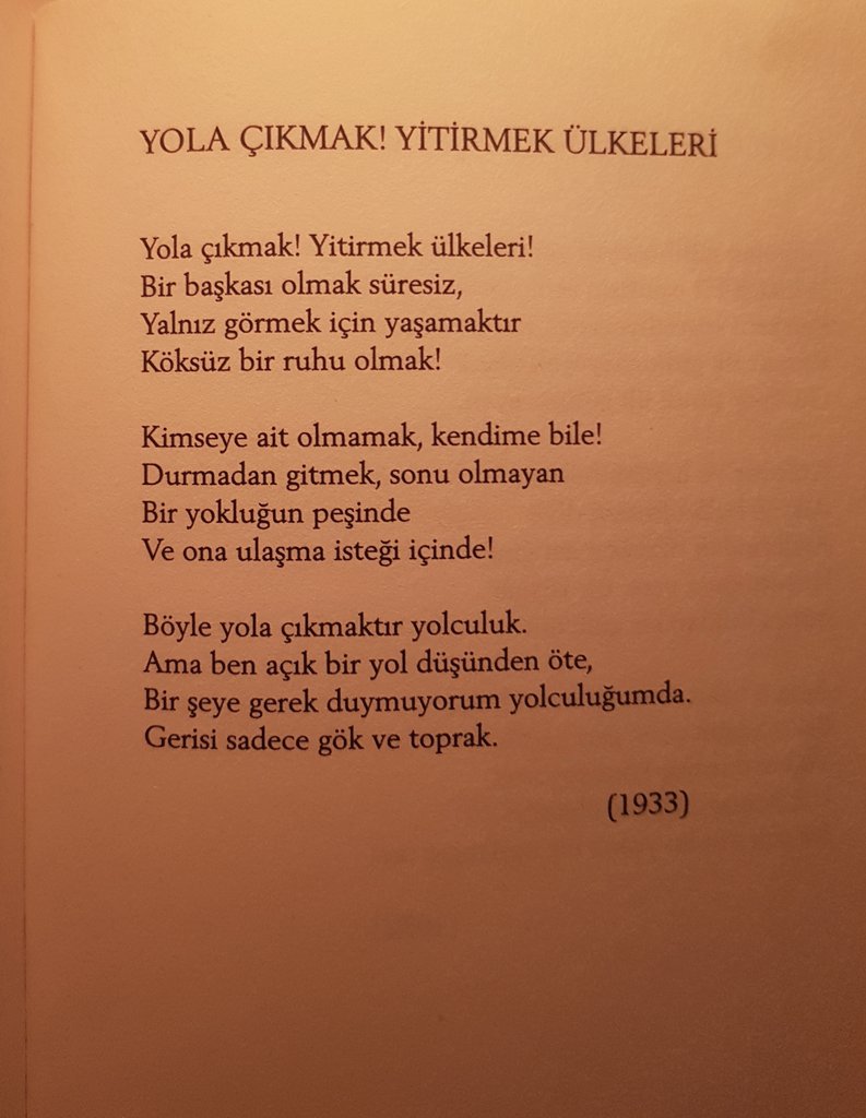 "Gerisi sadece gök ve toprak." 

Fernando Pessoa