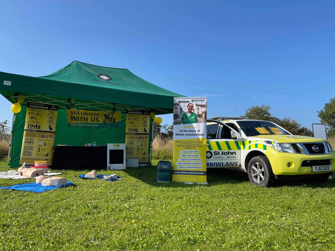 Jo Rogers (@jojo_rogers79) on Twitter photo What a busy weekend we had. Helping out at @SandyBearPembs charity day at Carew castle and then helping out at <a href="/SwanseaHelp/">Swansea Help Point</a>. Working with amazing people and best friends doing what we do best and love. <a href="/samdavies345/">Sam Davies</a> <a href="/james_cordell/">James Cordell</a> <a href="/SJACDyfedCounty/">St John Ambulance Cymru - Dyfed County</a> What a busy weekend we had. Helping out at @SandyBearPembs charity day at Carew castle and then helping out at <a href="/SwanseaHelp/">Swansea Help Point</a>. Working with amazing people and best friends doing what we do best and love. <a href="/samdavies345/">Sam Davies</a> <a href="/james_cordell/">James Cordell</a> <a href="/SJACDyfedCounty/">St John Ambulance Cymru - Dyfed County</a>