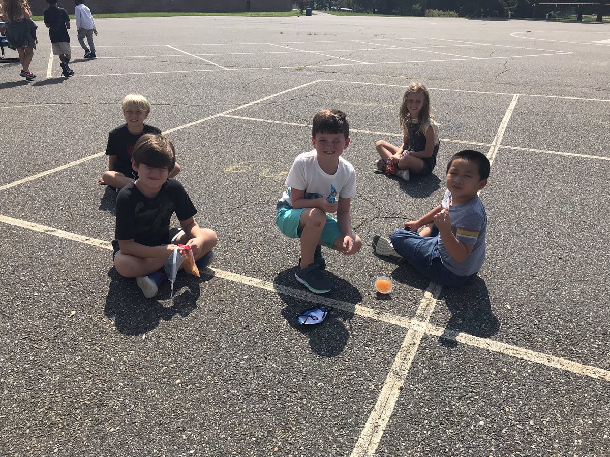MrsMizesClass's tweet photo. Day one is in the books! It was a super busy day but I was SO happy to see all these #FHEbobcats back in the building!! Here are the only pictures I managed to take today, snack outside! Love their smiling faces! ππ#NewBeginnings #PAWSitivePride #2ndgrade @FernHillES https://t.co/VE7sFwPEbh