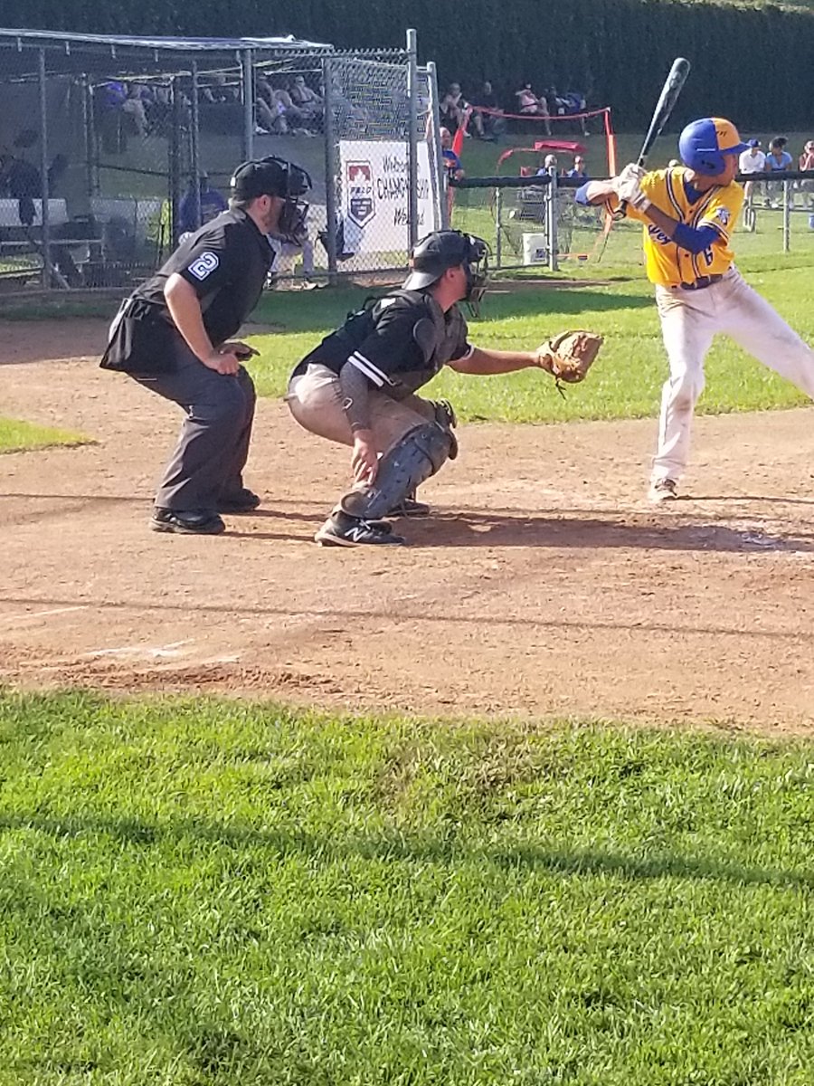 stewieaaron22's tweet photo. When coach looks at you to catch your 4th game of day! #hellya #brickwall #blocktheball #norunningonstewie https://t.co/IKUESHv50H