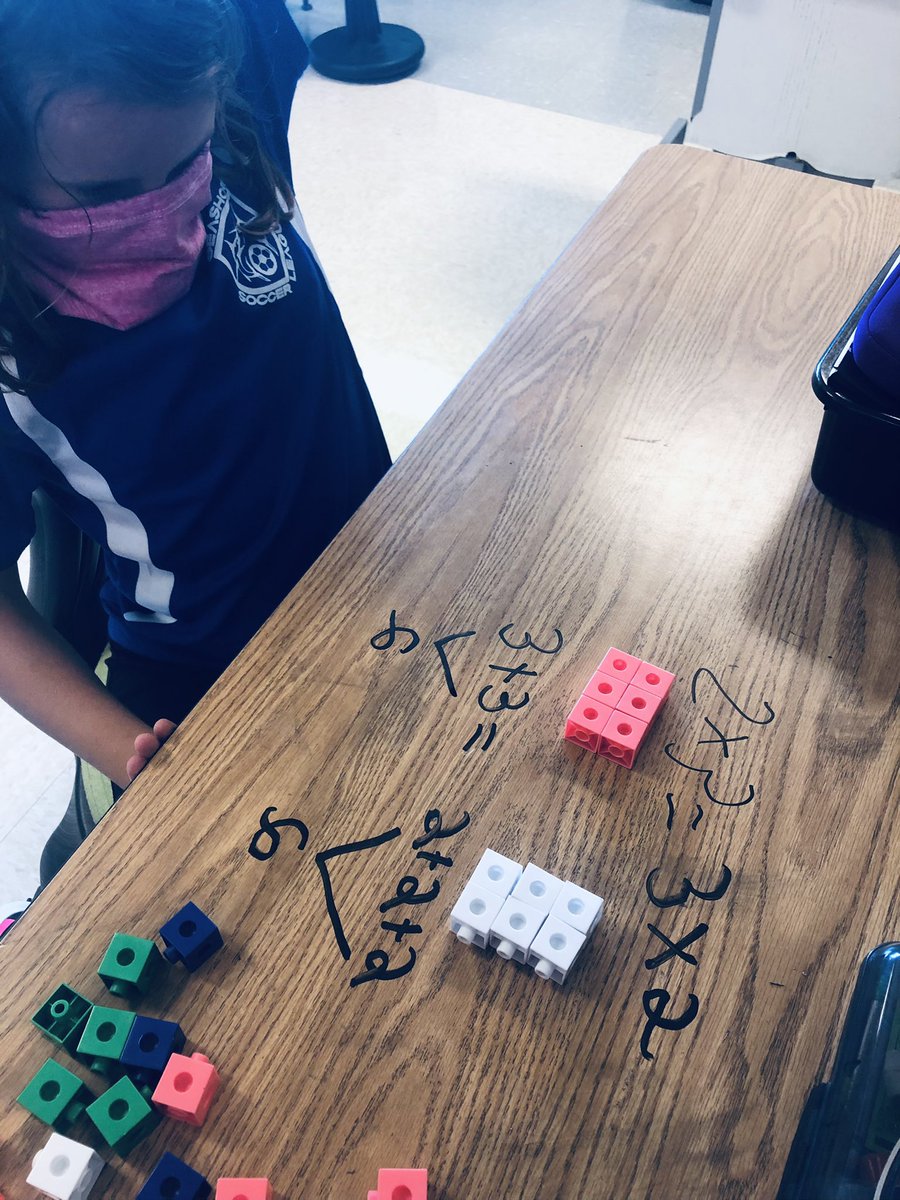 skelleyJones's tweet image. @HMHCo Into Math in action! Starting the year diving deep into multiplication and arrays! #iteach3rd #commutativeproperty #mathismyjam @MCPSsandcastle