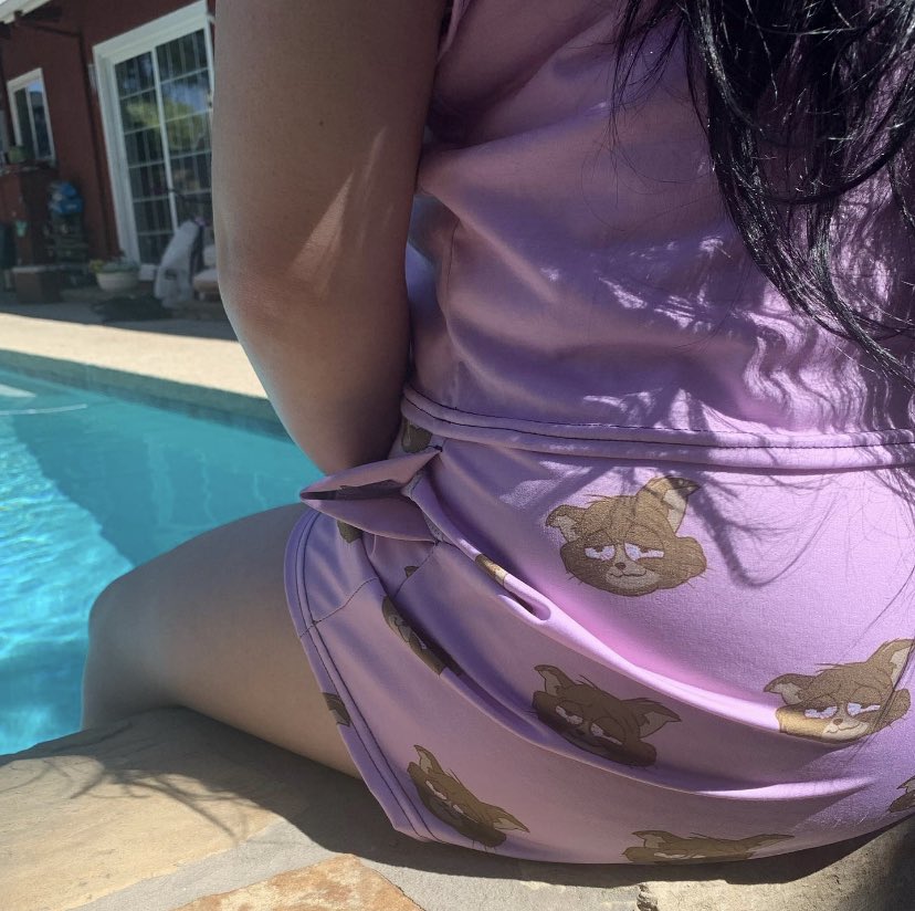 MedicatedMerch's tweet image. It’s hot af 😭

Stay cool out there! 😽💨

medicatedmerch.com

#littykitty #shortshorts #shorts #summer #SummerOfLove #SummerVibes #staycool #staymedicated