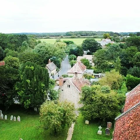 Brynwales's tweet image. Views from Shalfleet Church tower, open today as part of #Shalfleet village fete #IsleofWight