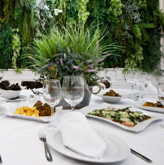 Ponemos fin al mes de agosto mirando a la nueva temporada con la ilusión de poder seguir compartiendo con vosotros deliciosos momentos a través de nuestros platos. ¡Gracias por estar ahí! 🍽️ #elbotanico