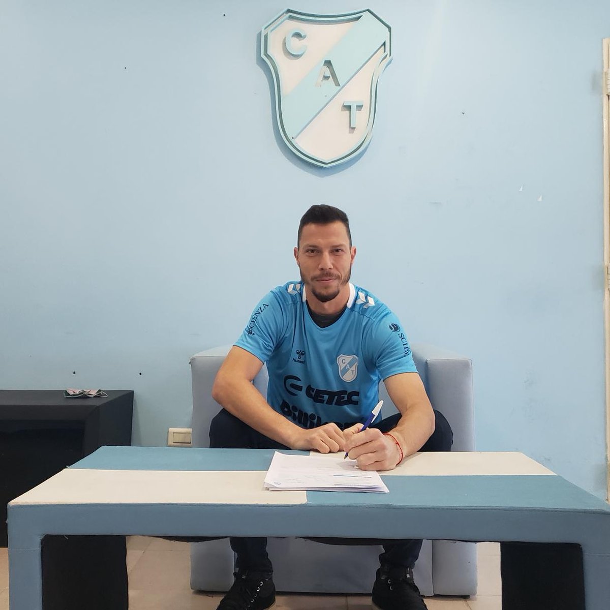 showdetemperley's tweet photo. Bojanich: "Si hablamos de merecimientos, deberíamos tener 5 o 6 puntos más, varias veces por errores propios hemos perdido puntos, aunque es un torneo parejo y en estos partido no nos sentimos inferior a nadie, tenemos que ir a partido a partido" https://t.co/jq2XfNHIaC