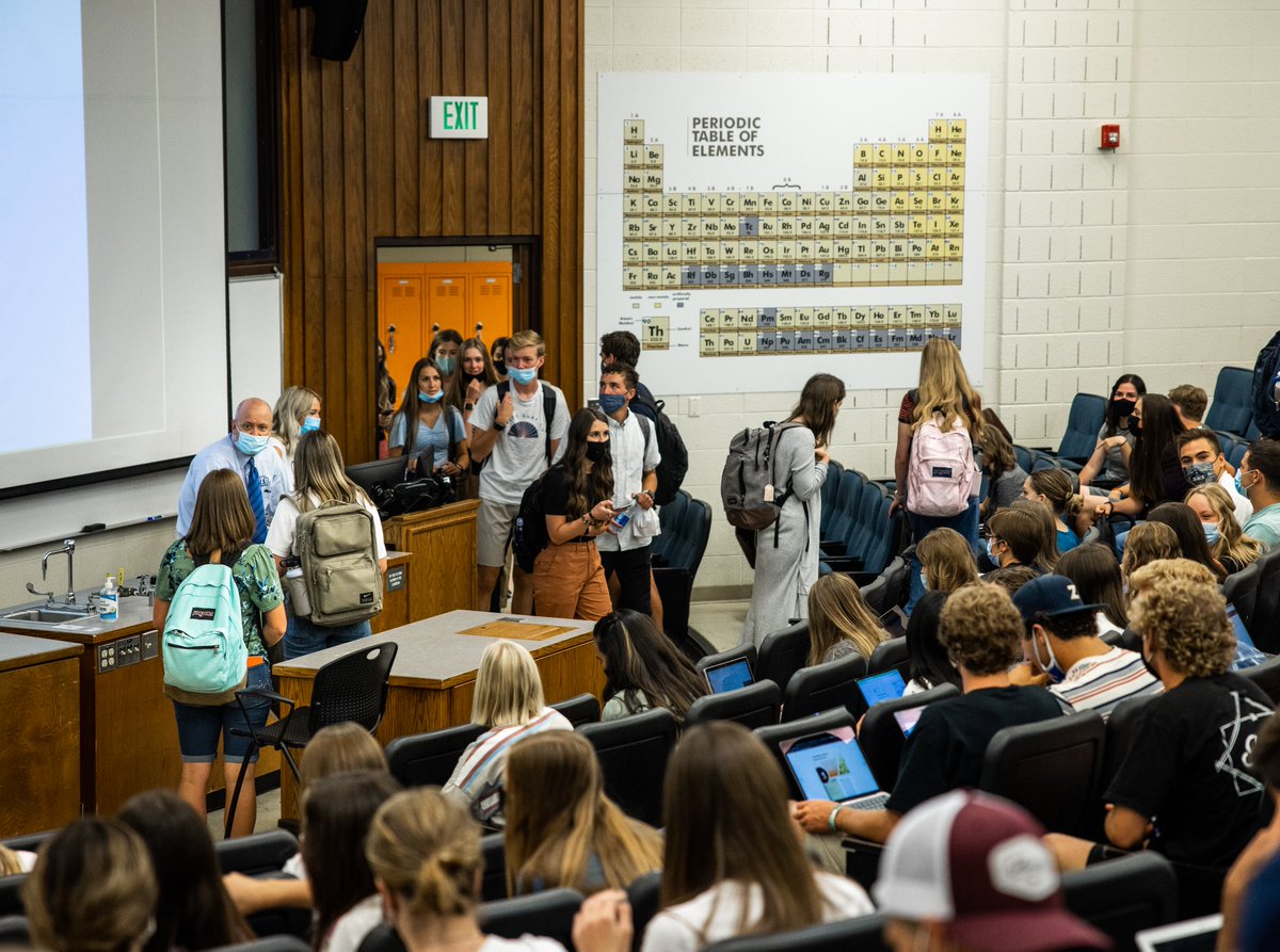 BYU's tweet photo. Just a few of our favorite #BYUFirstDay pics from @BYUPhoto.
Scroll through the full gallery here ➡️https://t.co/Wsw5dzQtm3 https://t.co/xQfF7rKvlI