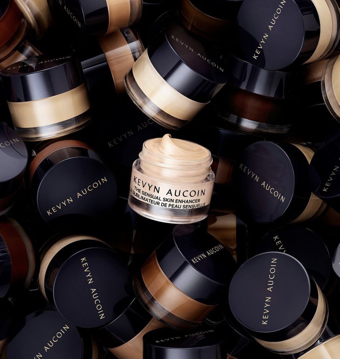 CRCmakeup's tweet photo. It's BACK! Same great formula. Same 16 shades. New look, waterproof, sweat-resistant, & now fragrance-free.
https://t.co/iOcMmzzV8T
#sensualskinenhancer #camerareadycosmetics https://t.co/OsZocC9OUP