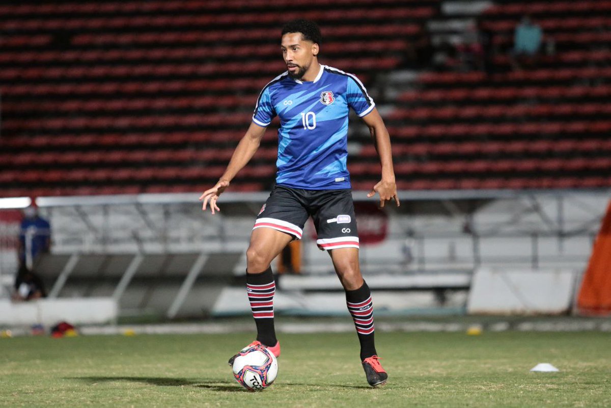 SantaCruzFC's tweet photo. #TimePronto | Aquecimento finalizado no gramado do Arruda. Santa Cruz está pronto para a partida contra o Volta Redonda. Vamo, Santa!
📸 @rafaelmelofoto / Santa Cruz https://t.co/qThKqRtNAF