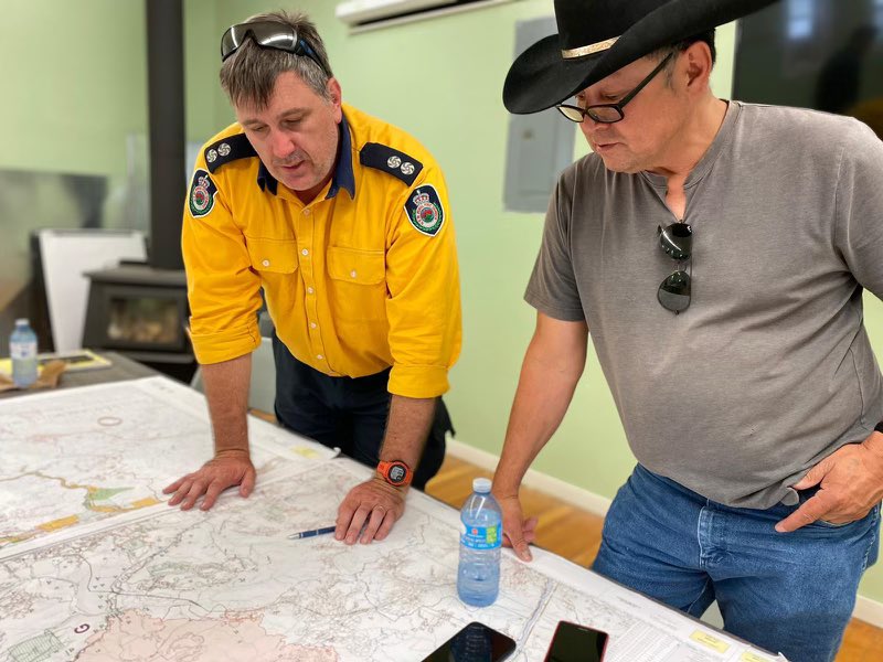 NSWRFS's tweet image. Moments ago our Australian firefighters landed back safely in #Sydney. The crew were deployed in late July to assist with fires burning in #Canada. Welcome home team, now to just get through 14 days of #Quarantine. 😁