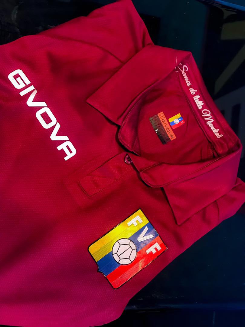 ZonaFUTVE's tweet image. ¿Quieres disfrutar mejor de esta triple fecha de eliminatorias?👀

Interactúa con nosotros en #ZonaFUTVE y podrás llevarte esta hermosa camiseta de nuestra Vinotinto⚽️❤️