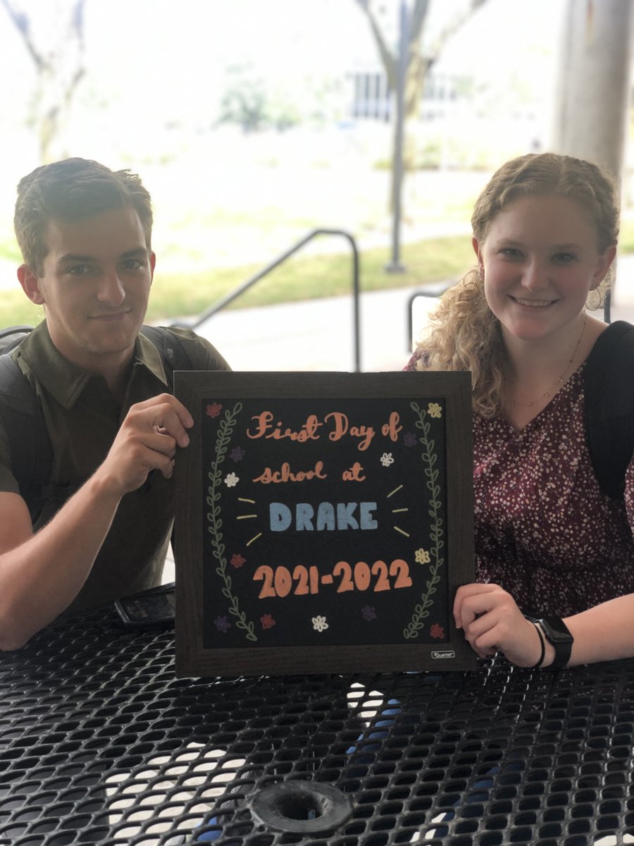 DrakeStIL's tweet image. An amazing first day for so many students📚