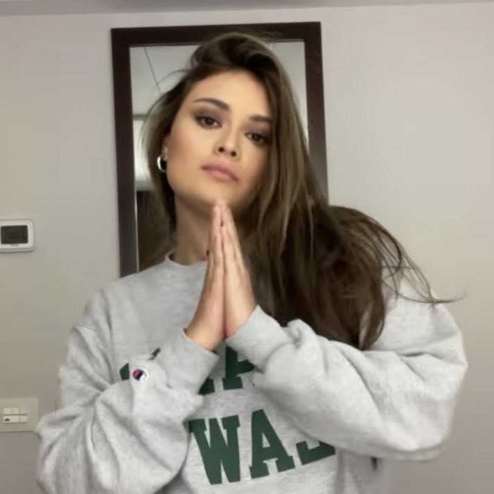 forcachee's tweet image. “se empiezan a escuchar ruidos extraños”, automáticamente yo