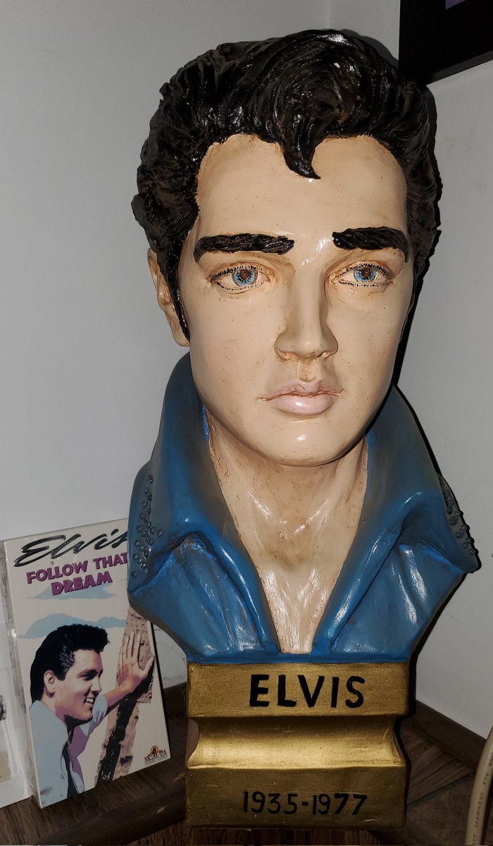 ExistingTrend's tweet photo. @InfoPresley I have this sculpture/Statue? And was wondering if anyone had any info on it of some sort? That is normal #VHS next to it for size reference. Thanks. https://t.co/SNXIRSjhfg