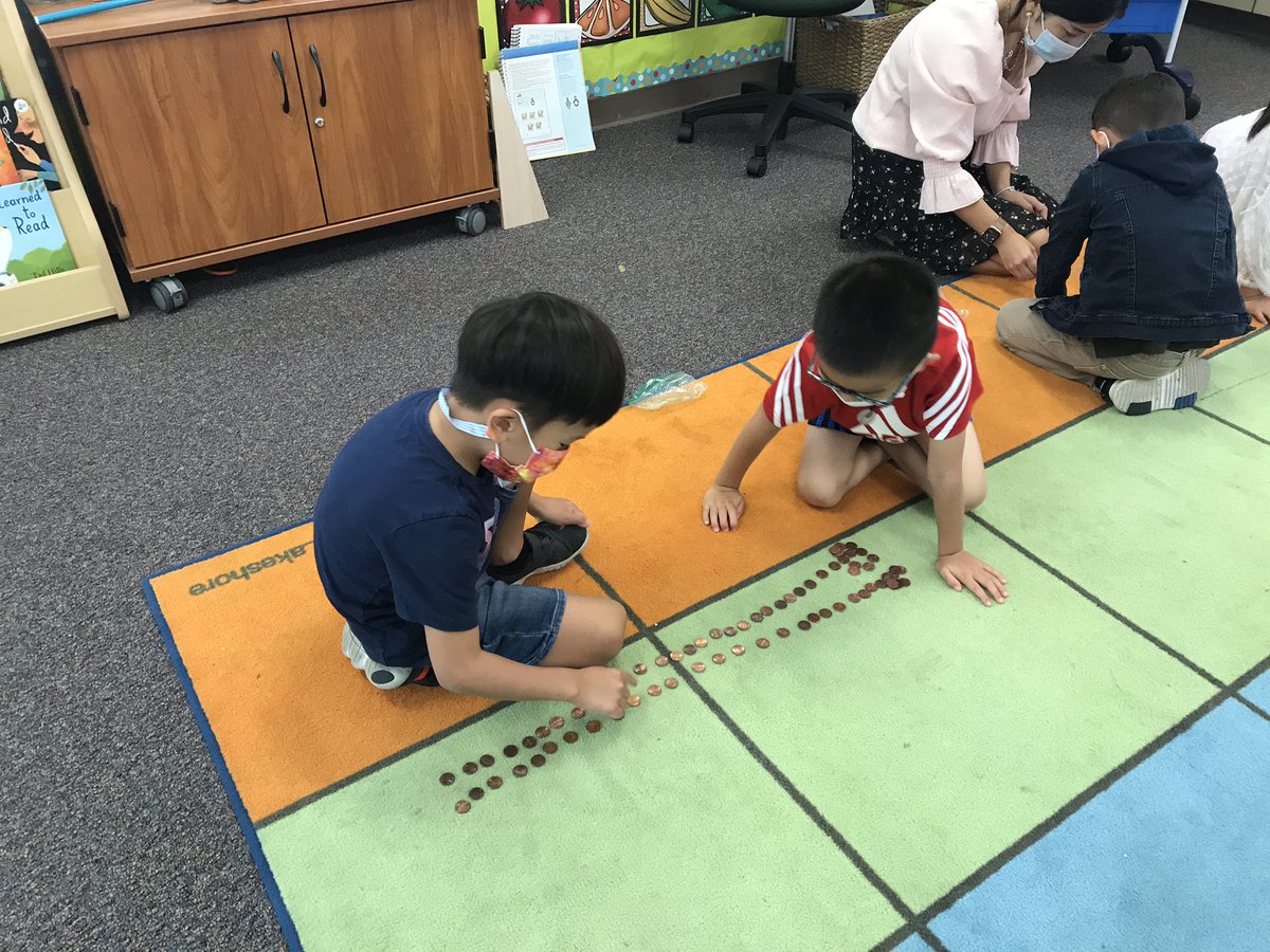 Anjones928's tweet photo. First day counting collections!  Look how organized their counts are! #countingcollections @Hawks_OH https://t.co/cm4boUzYm4