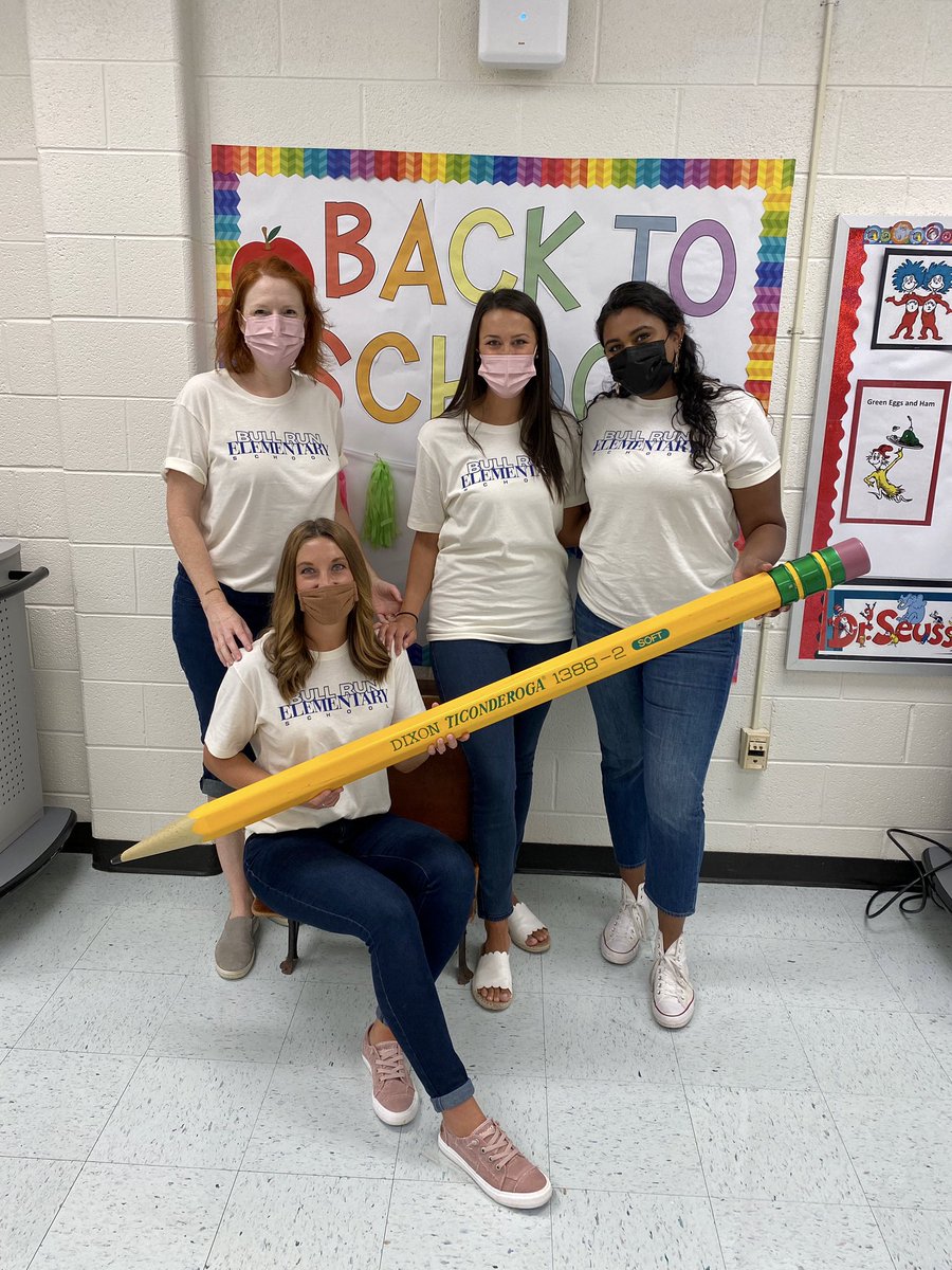 HooversFirsties's tweet photo. Did you pencil us in for Back To School Night tomorrow!? Two sessions starting at 5:30 and 6:20. See you there! @happy2beaBULL @MrsGravelyBRES @MissNalamothu @BullRunES #BRES #BacktoSchool2021 https://t.co/OVEA0jXZqk