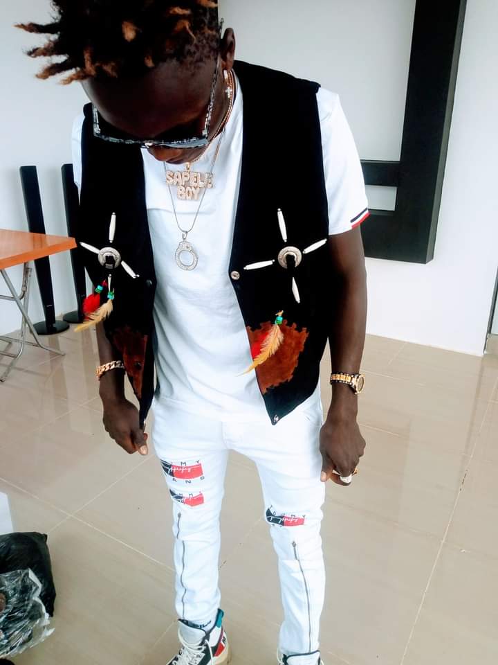 SmartbOfficial1's tweet photo. #smarta⭐⭐⭐still focus, 
Something new cooking 🔥🔥🔥🔥🔥🔥🇱🇷🇱🇷🇱🇷🇱🇷 https://t.co/pMPkzwKzML