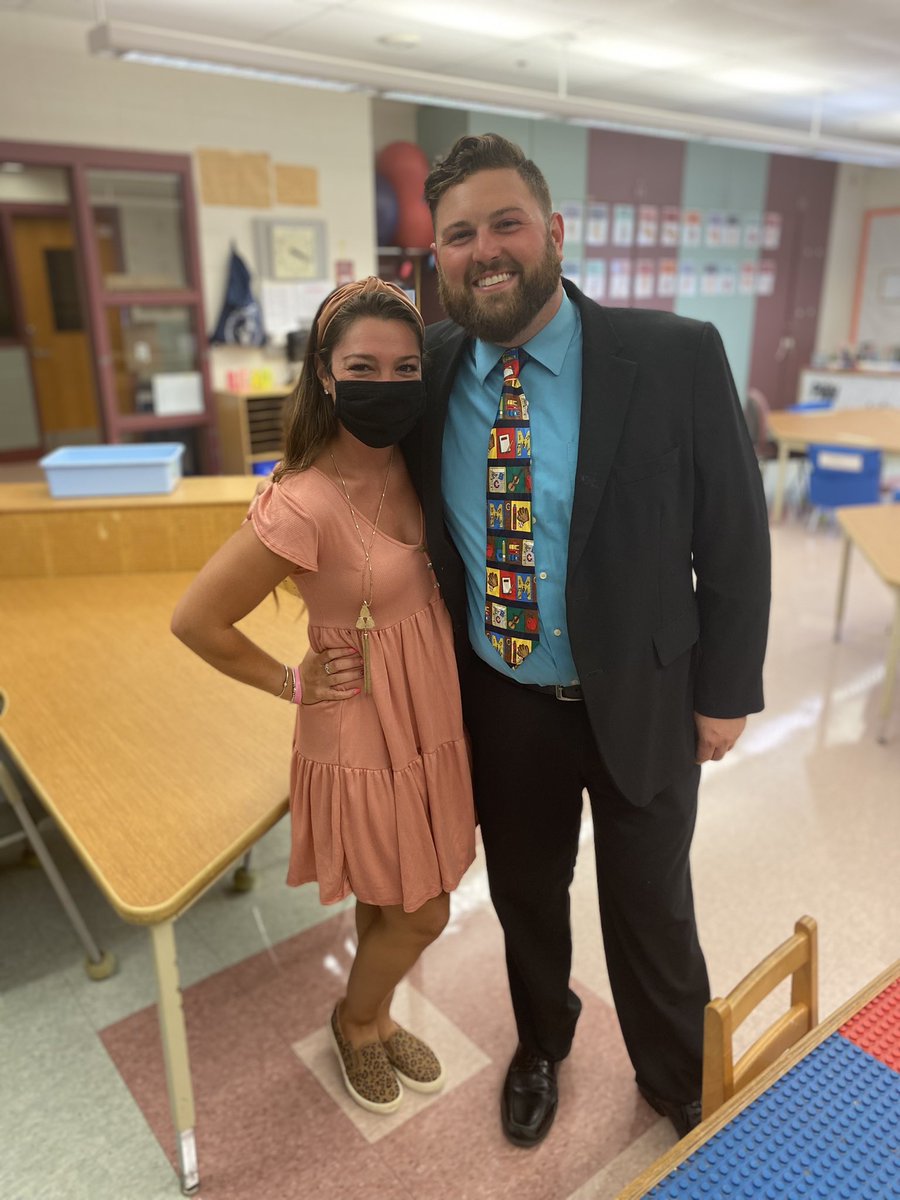 ETelementary's tweet photo. We celebrated with our families our Open House for Grades 1-4! What a wonderful way to kick off the year! https://t.co/OrVrCfE66S