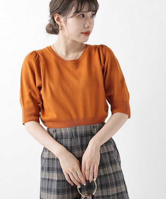 RC_mio's tweet photo. 【New  Arrival🌿】

シンプルなデザインで着まわししやすいニットです🌼💕
袖のギャザーで女性らしい印象になります！💐

◎タックスリーブコンパクトニット
No：117-925910
Col：黒・ベージュ・オレンジ・ピスタチオ
Size：F
Pri：¥3,960(tax in) https://t.co/OqWbznhHPj