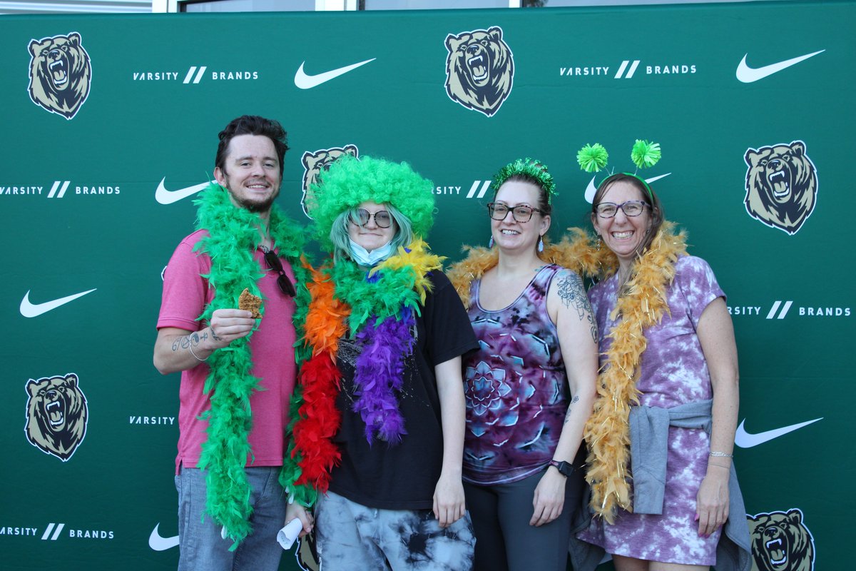 Bear_CreekHS's tweet photo. Check out some of these awesome pics from our Back to School Night 2021! Shoutout to Mrs. Blanch and NAHS for running the photo booth! For the full gallery, check out our FB page. #jeffcobettertogether #bettertogetherbc #GoBCBears https://t.co/5Gz1kQET0z