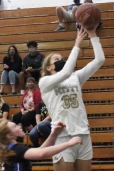 Congrats to Monarch🦁 Maya Hernandez ‘23 on her 🏀 scholarship offer from <a href="/Hoops4Heidi/">Heidi VanDerveer</a> of <a href="/UCSDwbb/">UC San Diego WBB</a> 👏
