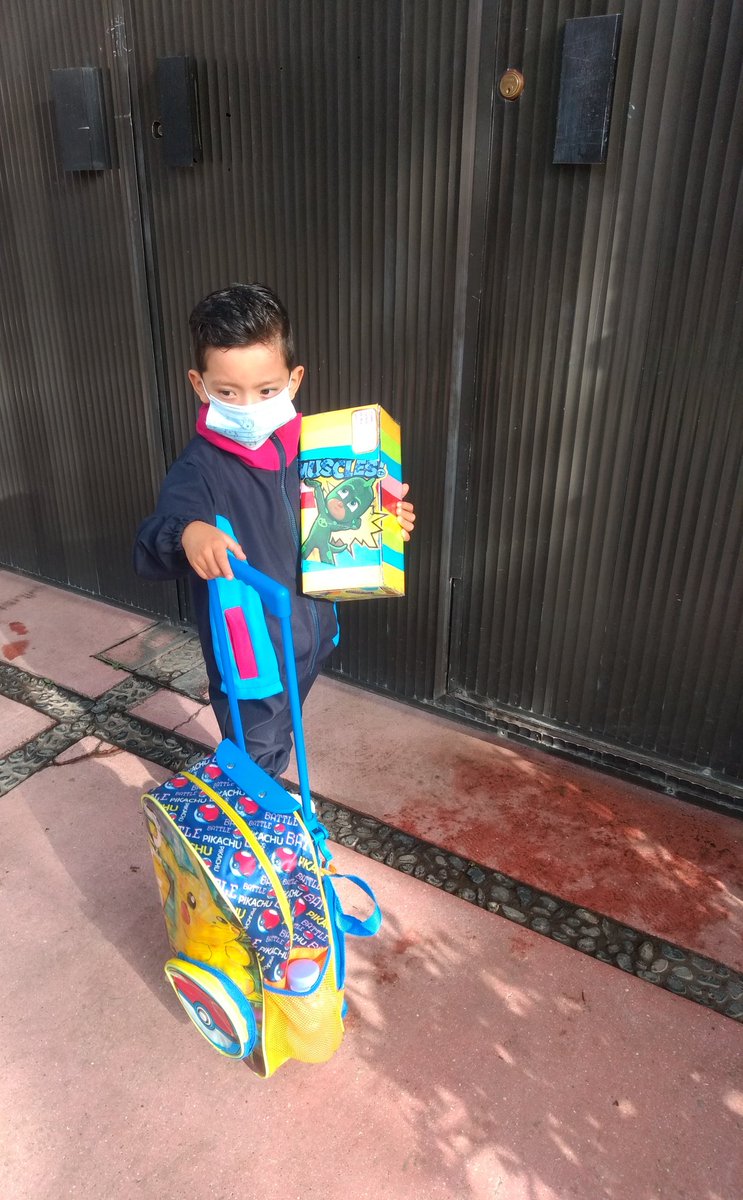 GersonLuque's tweet photo. Leo en su primer día de preescolar, mi pequeño león está creciendo. 😭 https://t.co/1S07dobhPs