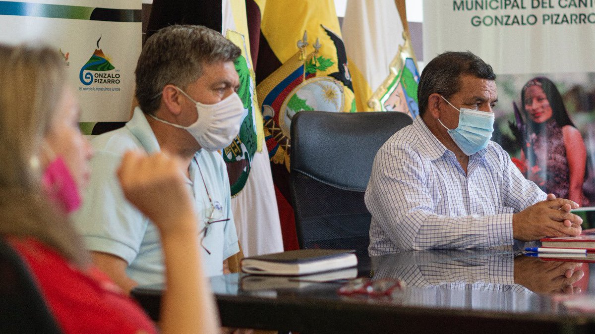 GADM_GP's tweet photo. Alcalde Segundo Jaramillo recibió la visita de delegados de la Mancomunidad Ruta del Agua y la Universidad de Especialidades Turísticas, en esta reunión se trato acerca de la capacitación  “SERVICIO AL CLIENTE”,  dirigida a los prestadores de servicios turísticos del cantón https://t.co/1oQTnBriBw