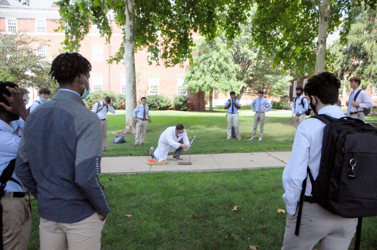 georgetownprep's tweet photo. We had an amazing first day at Prep. Thank you to everyone who made today possible. We had incredible events happening all across campus. From the Admissions Department donuts, to Mr. Nardella's mad science experiments in the Yard! We are blessed to be back. #GeorgetownPrep https://t.co/px5Fa71pmo