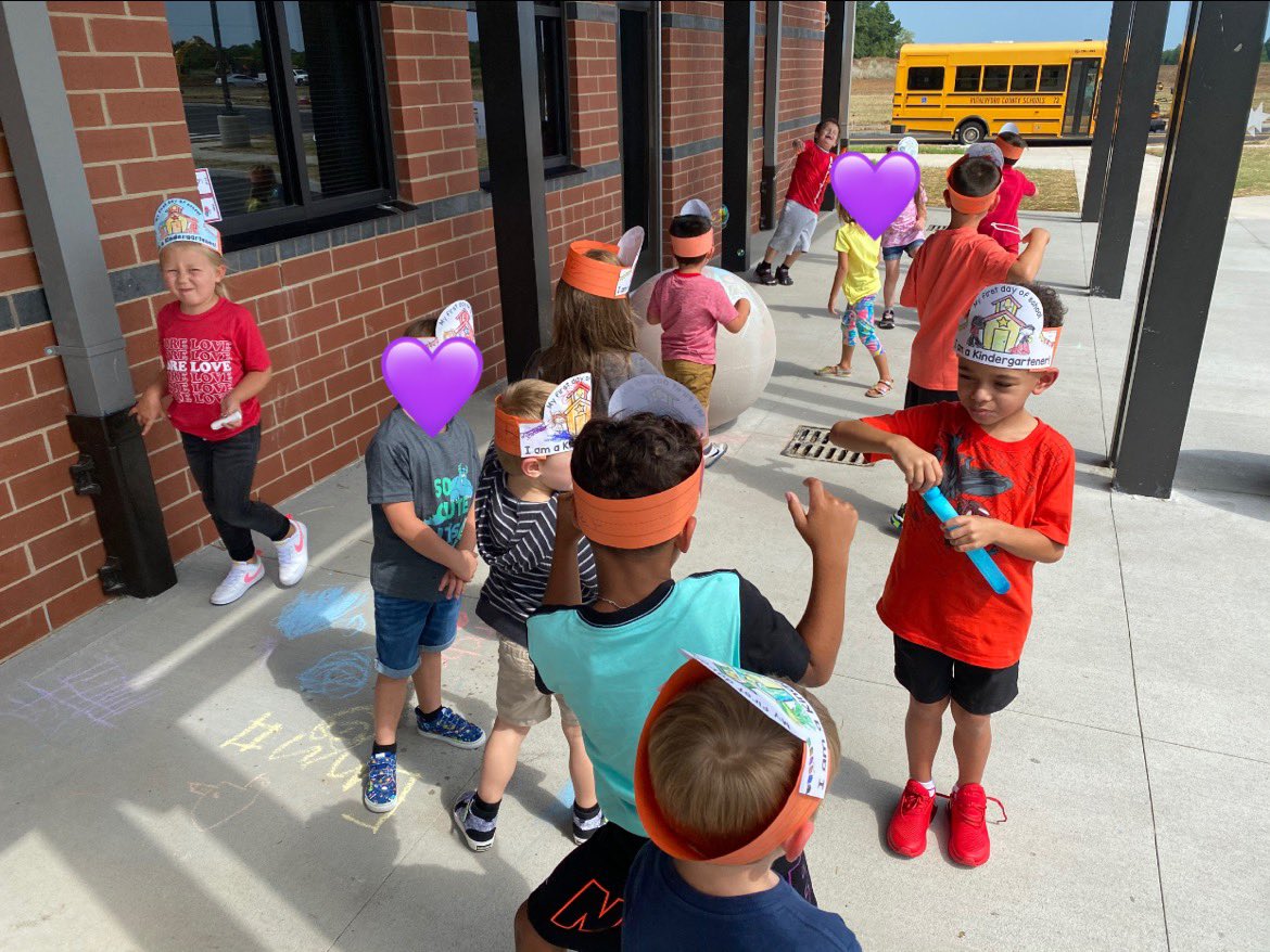 MsCothronPES's tweet photo. A little behind on here, but to get back on track we have some first day of school fun for you!! 🤩🤩#WelcomeToKinder https://t.co/AzcoKz0b8H