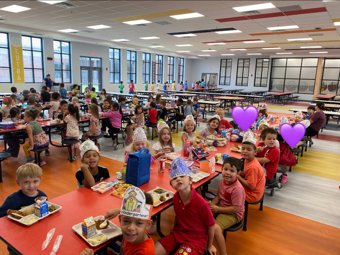 MsCothronPES's tweet photo. A little behind on here, but to get back on track we have some first day of school fun for you!! 🤩🤩#WelcomeToKinder https://t.co/AzcoKz0b8H