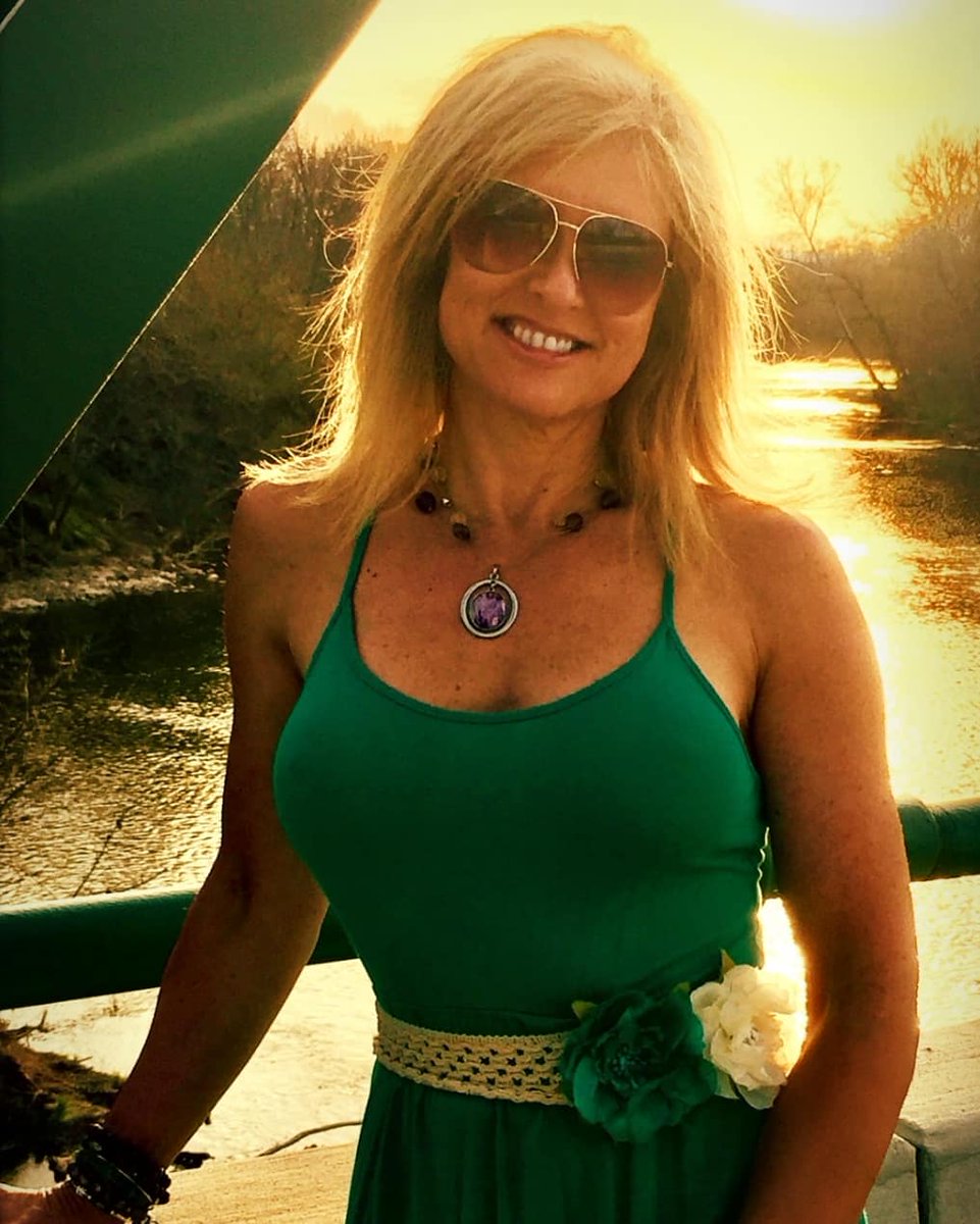 RebaFitness's tweet photo. Your life is as good as your mindset. #mindset #rebafitnice #rebafitness #mindsetiseverything #YouTube #life #PositiveEnergy #mature_women https://t.co/yQy7JputEb