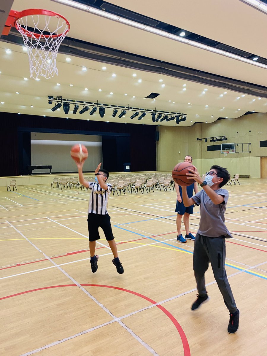 HHKSShackleton's tweet photo. An action-packed start to the year for the #boysofshackleton as tutor groups went head to head in a series of team building activities! Fantastic atmosphere with all pupils settling in to the new term @Harrow_HK @HeadHarrowHK #WeAreShackleton https://t.co/GGJQsUdcMm