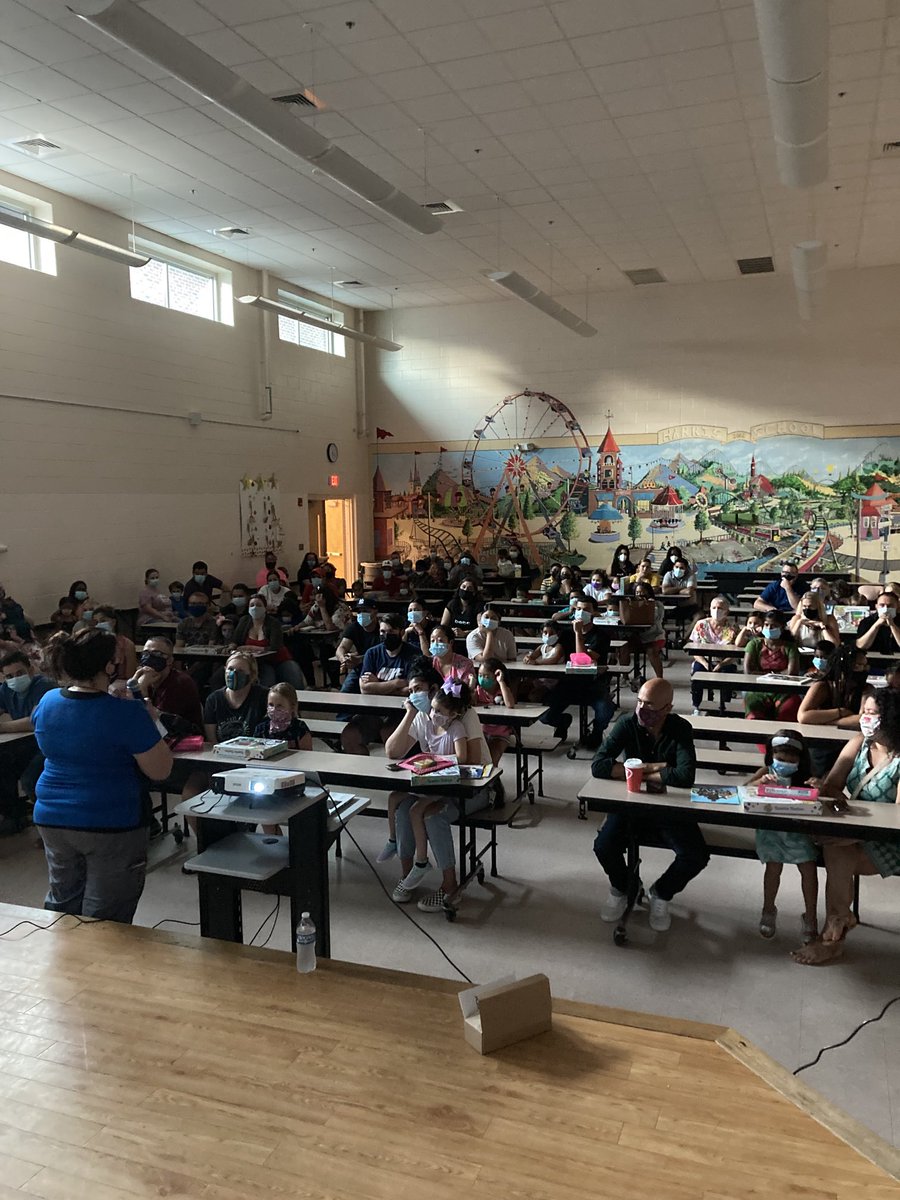 HarrisSchool039's tweet photo. Great turnout for Kindergarten Night at Harris School.  Way to go Class of 2034!! https://t.co/IYqRqgxn1T