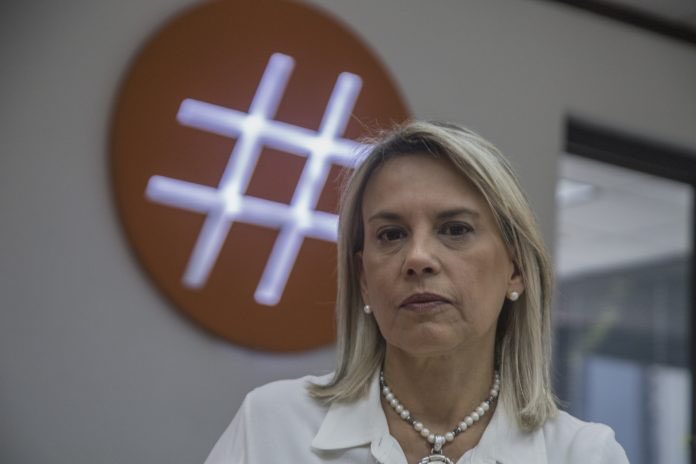 JusticiaOrg's tweet photo. @LiliaCamejoG en @contrapuntovzla: “No tenemos inconveniente en sentarnos con ninguno de los dos factores a explicar objetivamente, jurídicamente, lo que observamos dentro del monitoreo de lo que hacemos en la justicia penal militar”
#InjusticiaMilitarVE https://t.co/M9phPmgt5M https://t.co/aQ6VSMQdCO