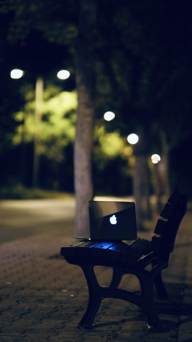 Teknoloji çağında kalmış birer yalnızız