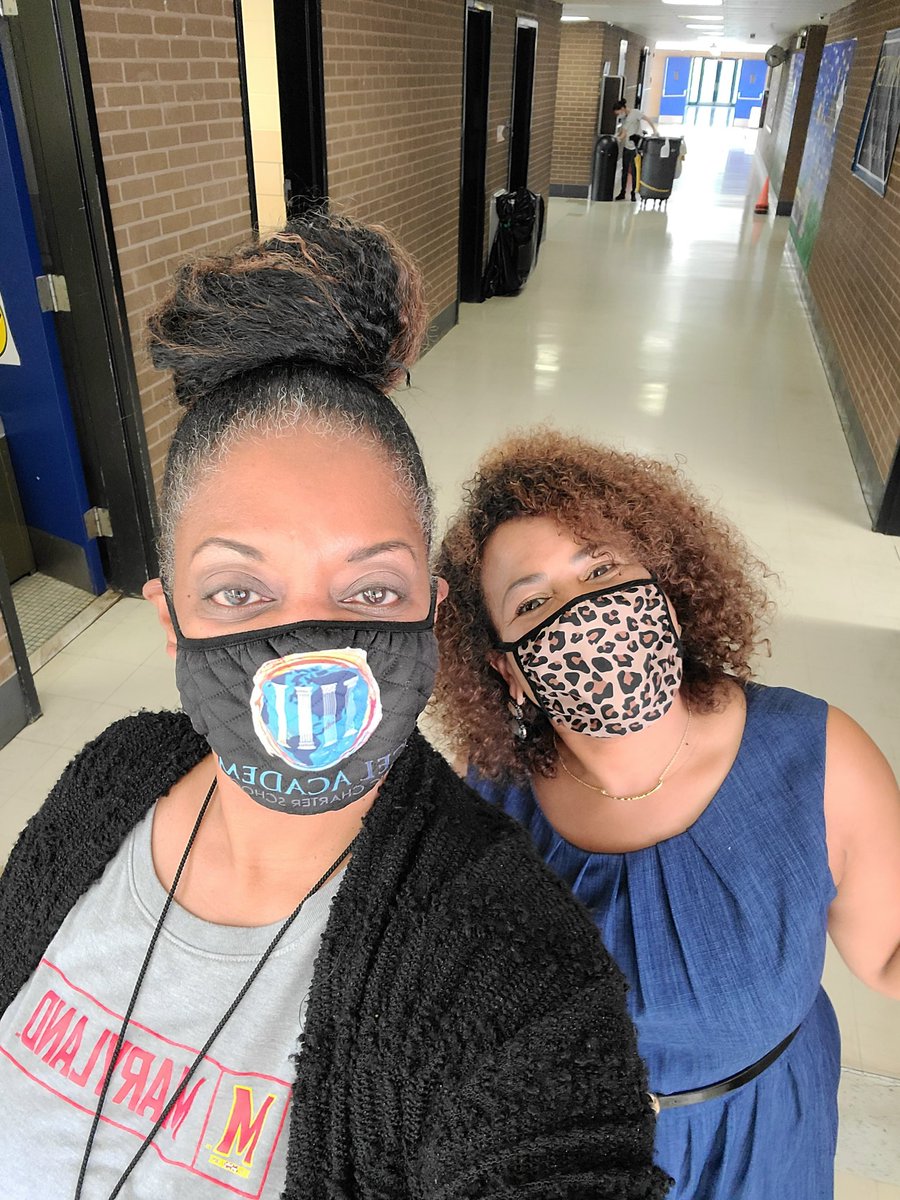 LaTanyaSothern's tweet photo. Preservice Day 2 at EXCEL! It was college shirt day, and I had the pleasure of getting a visit from my amazing ID Liz Saundera and the LEGEND (and my athletic director) Mr. Derrick Lewis! https://t.co/3ELF9sFzp7