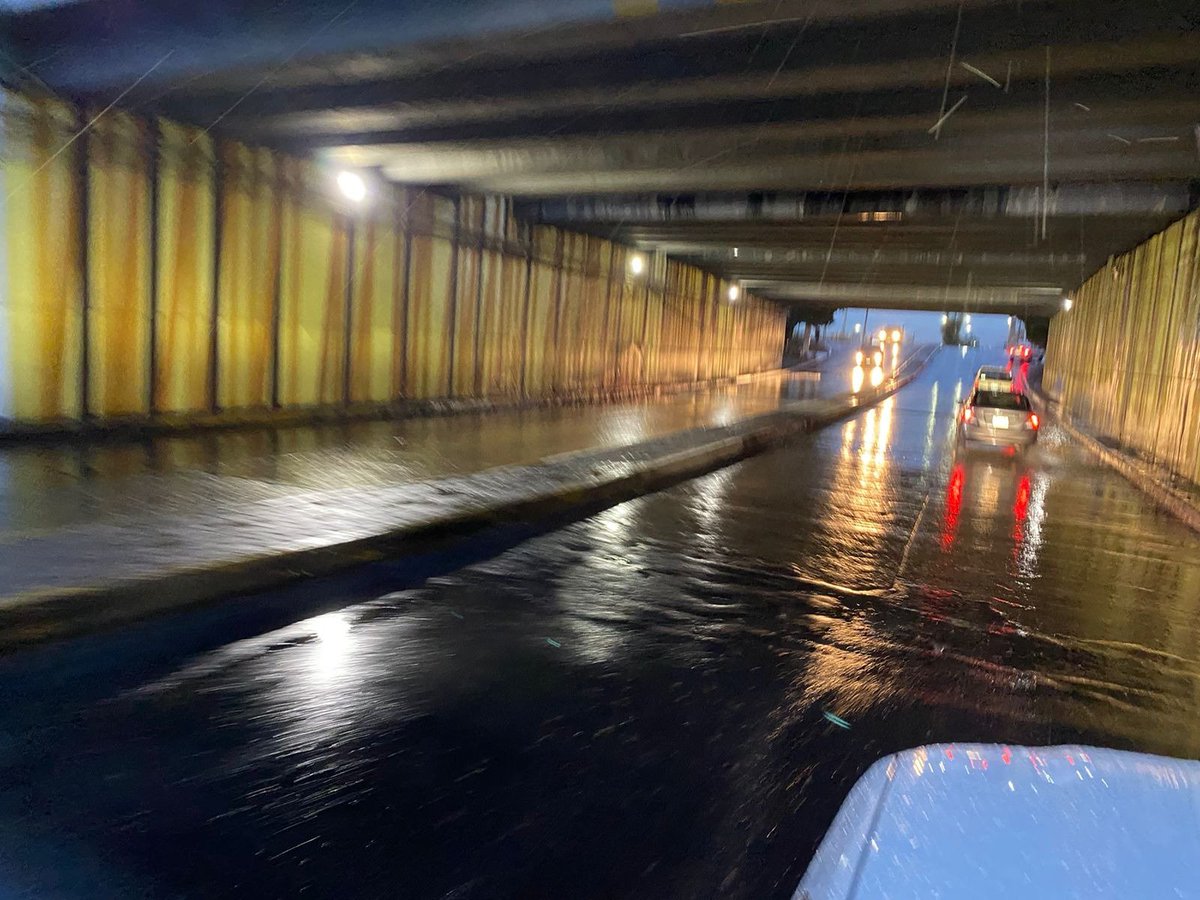 #Monitoreo 🚨

Pasos a desnivel de Av. Pasteur, Corregidora y Casa Blanca, sin afectaciones. Mantente informado a través de cuentas oficiales. Ante cualquier emergencia, comunícate al 9-1-1