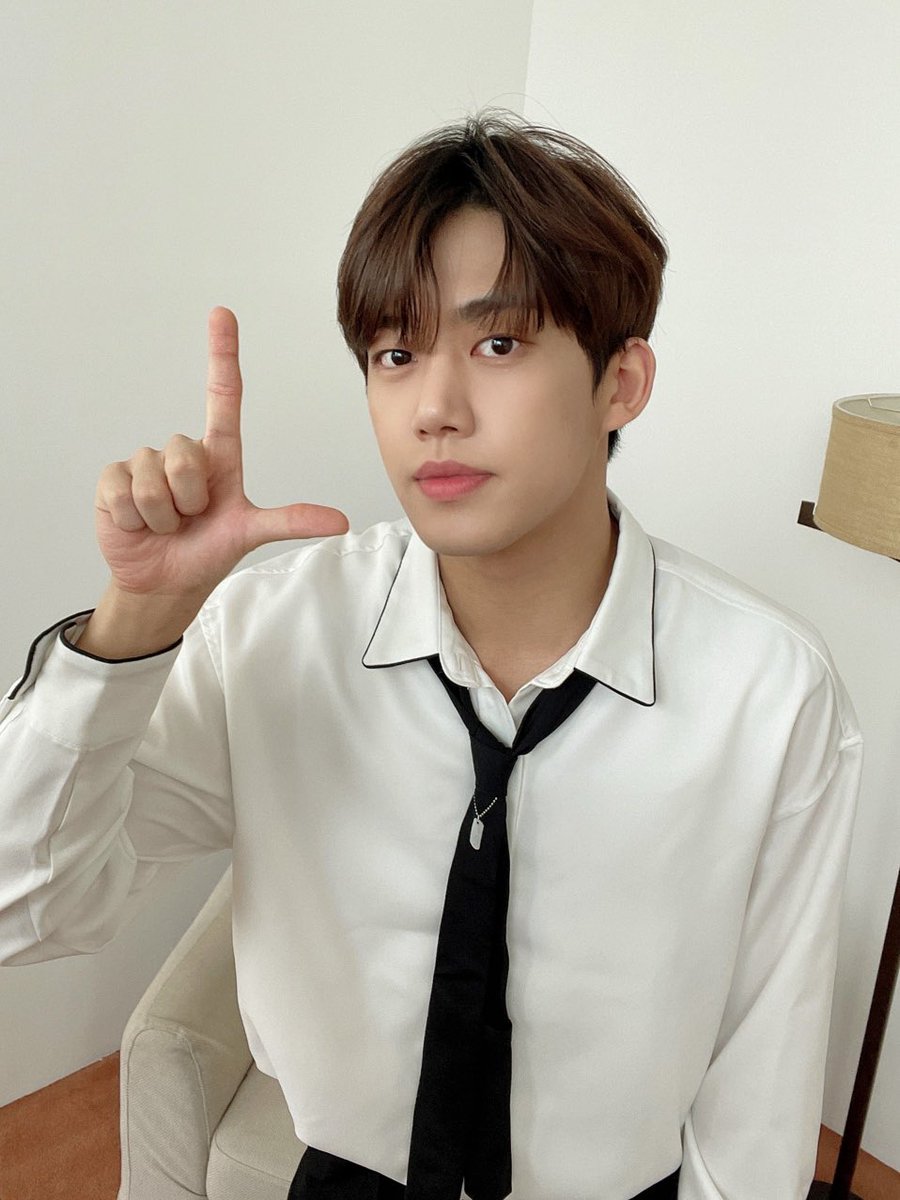 official__IZ's tweet photo. [#아이즈] #2021년08월31일 💙💚🤍

💘🄸🄻🅄🅅💘

✨ 4th ANNIVERSARY! ✨

#아이즈_데뷔_4주년 #IZ_4th_ANNIVERSARY
#ILUV #아이럽 #IZ #BANDIZ #밴드아이즈
#지후 #JIHOO #우수 #WOOSU #현준 #HYUNJUN #준영 #JUNYOUNG https://t.co/G7OhDgFPcV