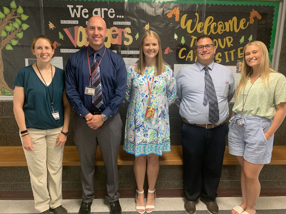 VoyMMS's tweet image. MMS 8th Grade Voyager Team is ready for a great year!  We had a great 1st day and so proud of our students! @MbgAreaSD @MMS_principals