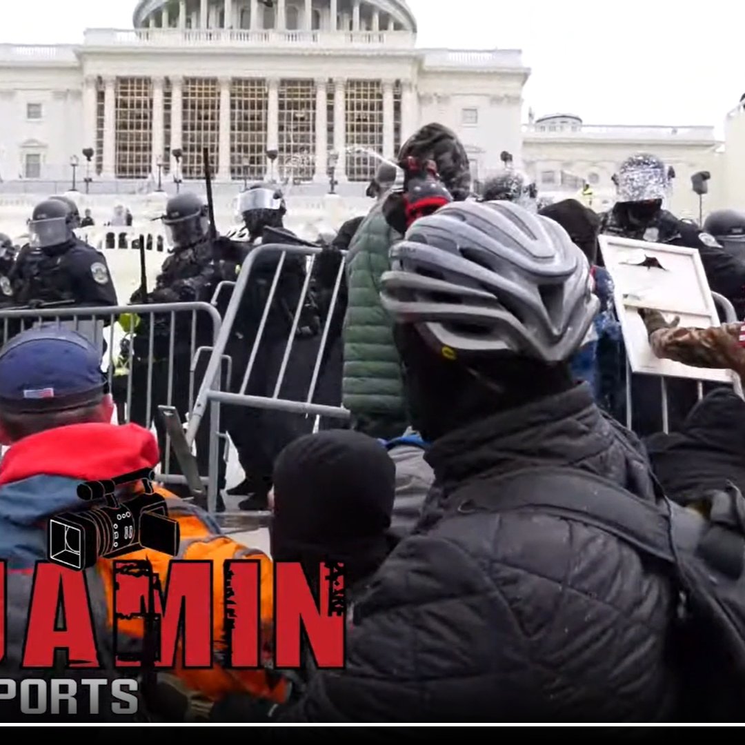 #BlackBonoHelmet was wearing a Thin Blue Line flag on his cap while spraying Capitol police officers in the face with wasp spray. The hypocrisy is unbelievable. #SeditionHunters #SeditionSpray #SeditionWeapons #SeditionHasConsequences