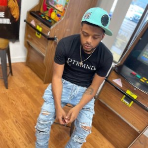 Come to chat in Papi Hevi's LIVE room and earn bonus! New users fill in my invitation code 299929720