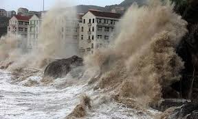 тайфун над тихим океаном. цунами 2022. тайфун в южной корее. тайфун и цунами. цунами в пусане.