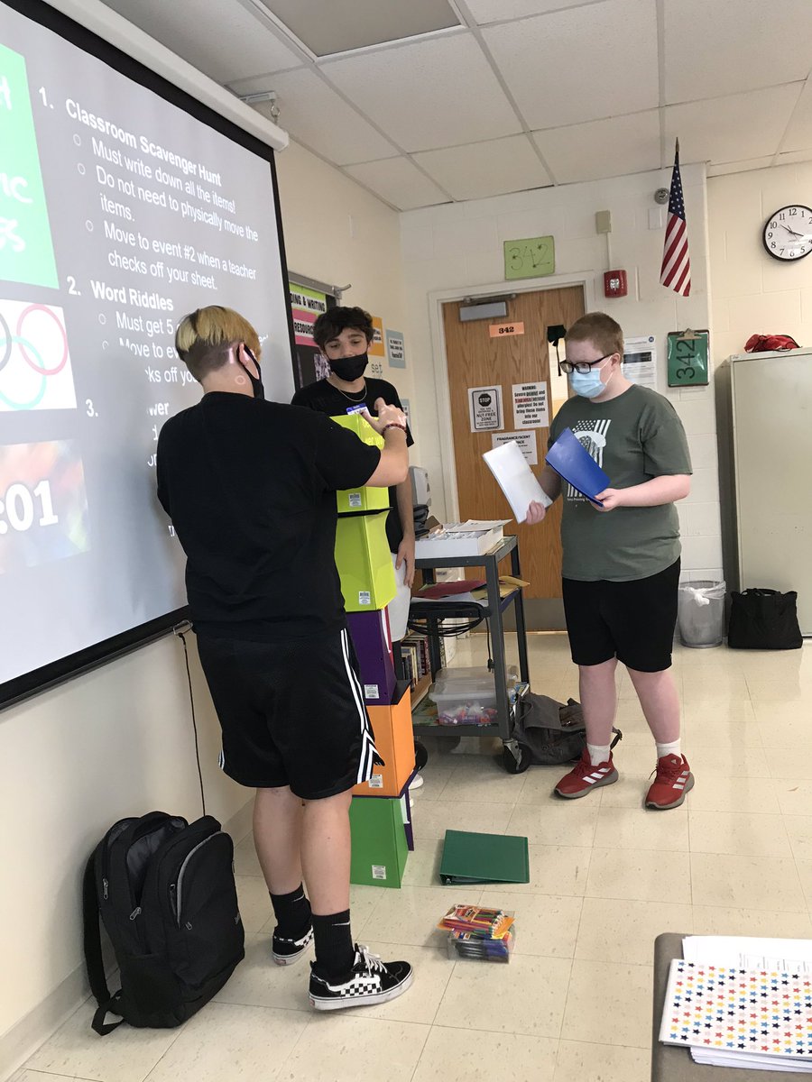 amy_d0herty's tweet photo. Loved seeing 2nd block students work together and go for the gold🏅in our Olympic tower-building competition today @Mehlville_HS ! https://t.co/z1VWN1pyyC
