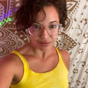 Come to chat in 💚Fern🌿's LIVE room and earn bonus! New users fill in my invitation code 299929720 and