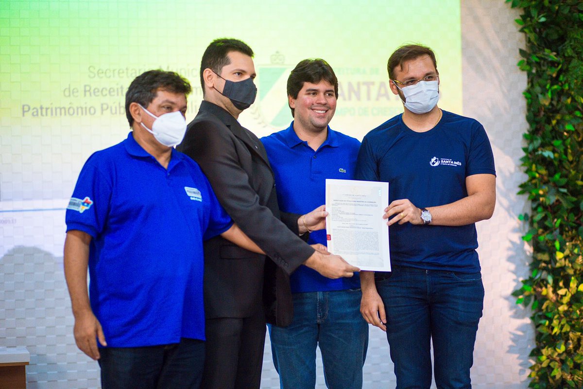 felipedospneus's tweet photo. Dia histórico! Em 8 meses de muito trabalho conseguimos entregar 25 registros de imóveis. A Regularização Fundiária de Santa Inês não é mais um sonho distante, agora é realidade!
#REURB #santaines #étempodecrescer https://t.co/BVP2W9S9BK