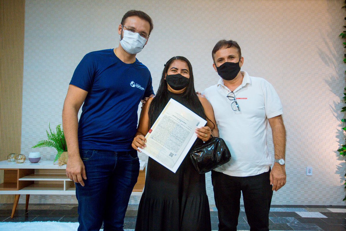 felipedospneus's tweet photo. Dia histórico! Em 8 meses de muito trabalho conseguimos entregar 25 registros de imóveis. A Regularização Fundiária de Santa Inês não é mais um sonho distante, agora é realidade!
#REURB #santaines #étempodecrescer https://t.co/BVP2W9S9BK