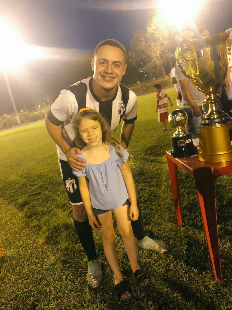 Melhor torcedora , até chora kkkkkkk♥️